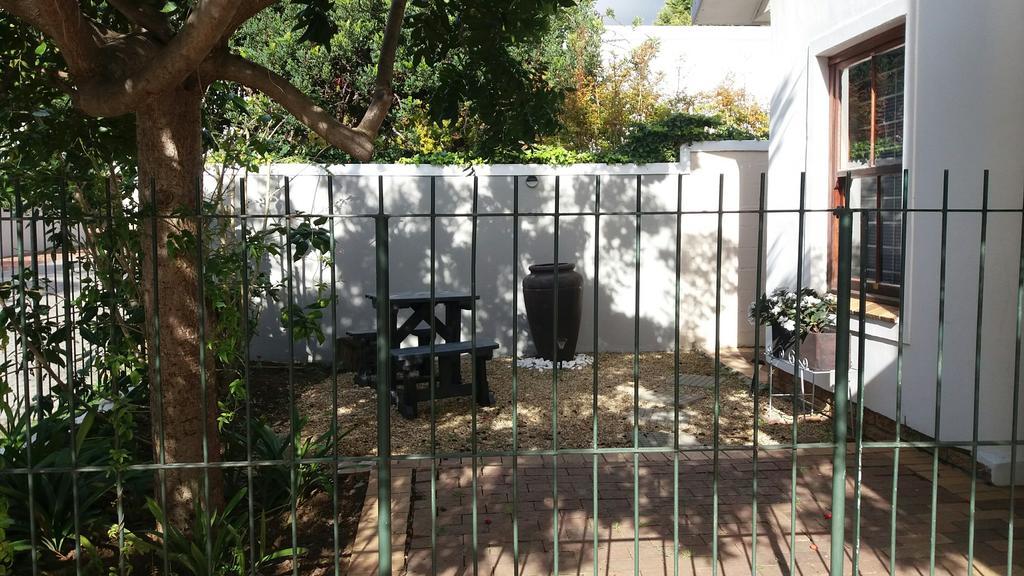 Rhodes Lodge Stellenbosch Exterior photo